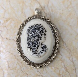 Vintage Sarah Coventry Silver Tone Cameo Ivory Black Color Pendant